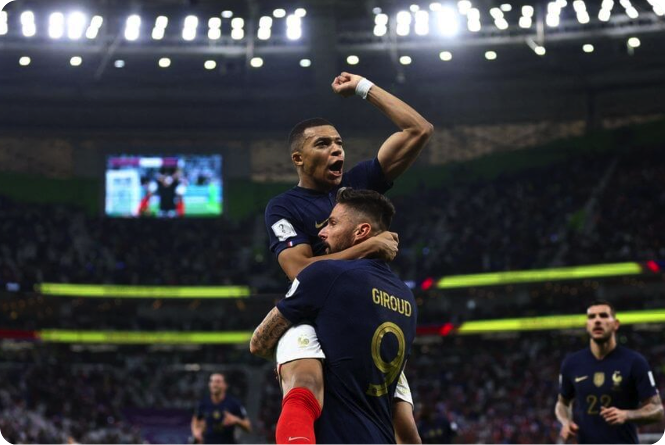 【世足】深情對望照引起網友熱議 姆巴佩、吉魯擁抱成經典瞬間！